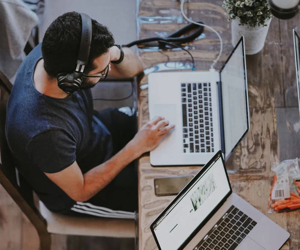 How to use music, sound & silence to boost your productivity